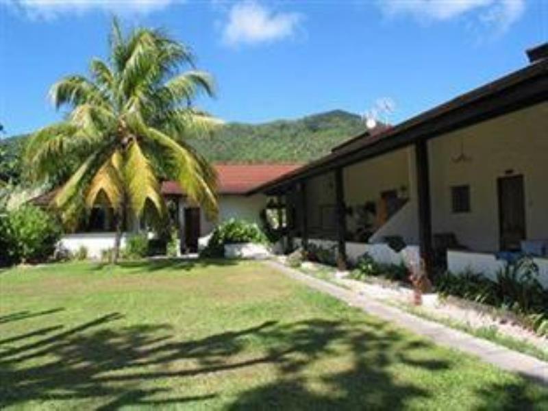 Beach Villa Guesthouse Grand Anse  Bagian luar foto